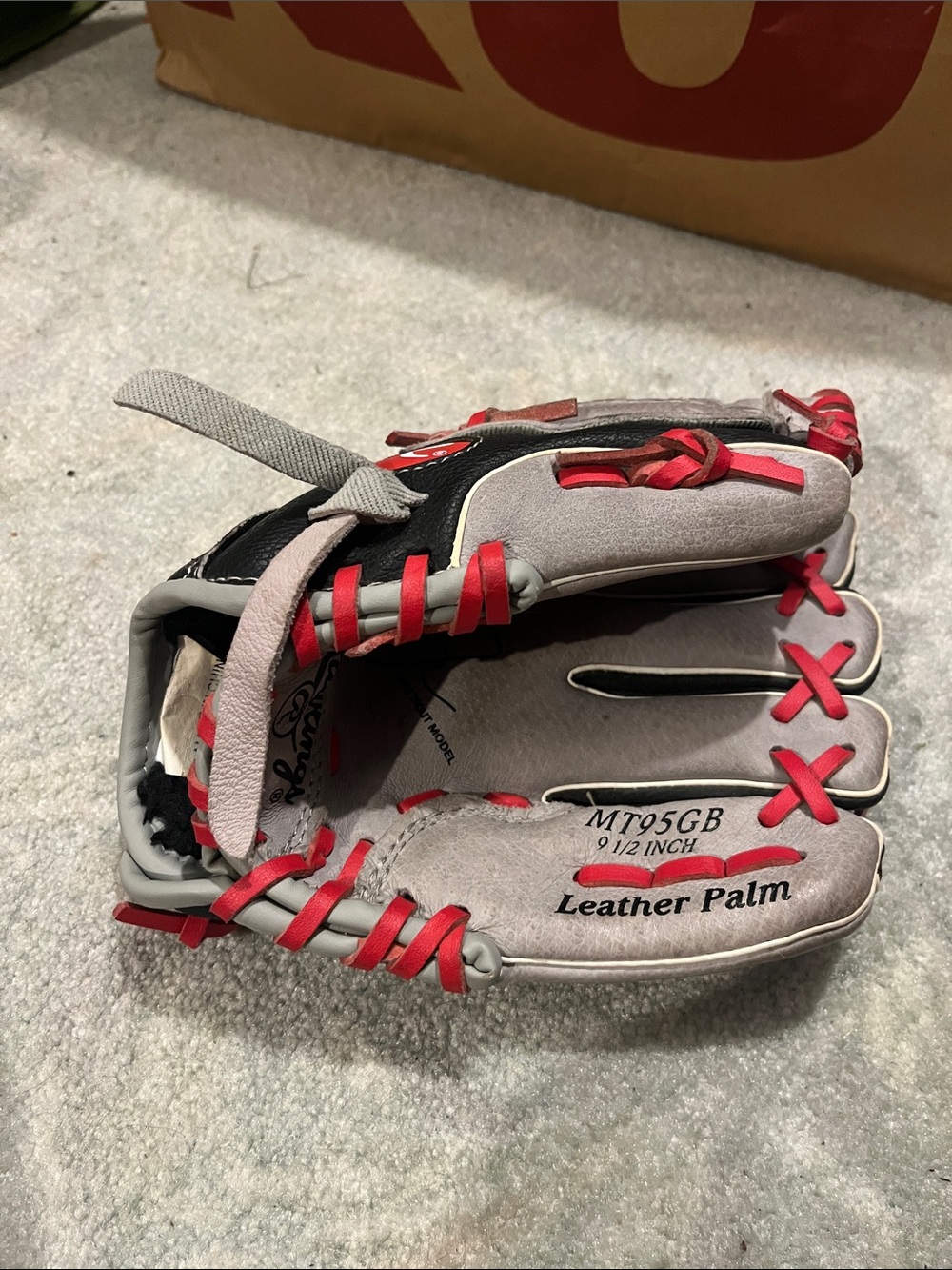 Rawlings 9.5”Tee Ball Mike Trout Series Glove - RHT